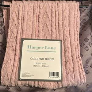 Harper Lane Cable Knit Throw